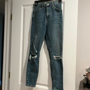 adorable top shop dark wash jeans size 28 with rips in knees
